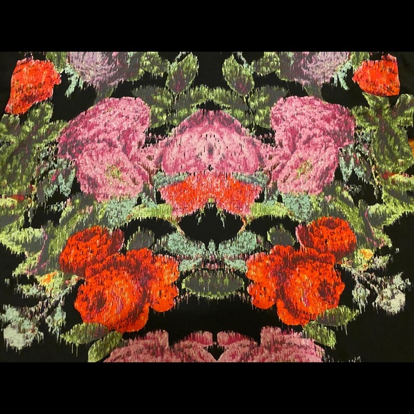 H&M flowy floral blouse - Picture 3 of 4